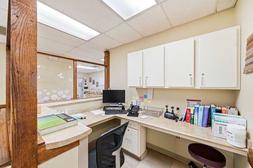 More Photos Of 329 Wesley St, Johnson City Medical For Sale