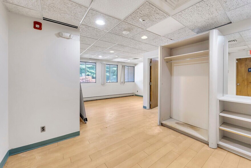 More Photos Of 99 Dutch Hill Rd, Orangeburg Medical For Sale