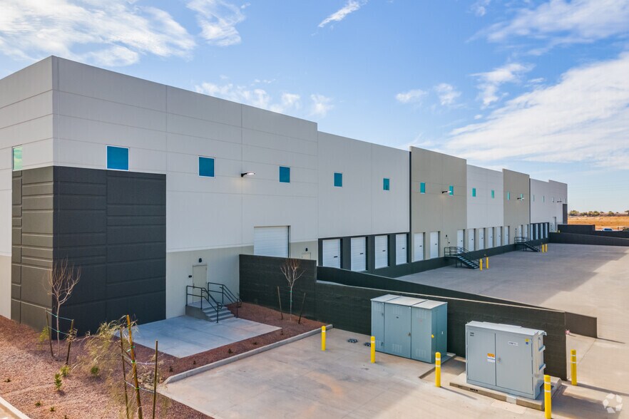 More Photos Of 855 N 107th Ave, Avondale Warehouse For Lease