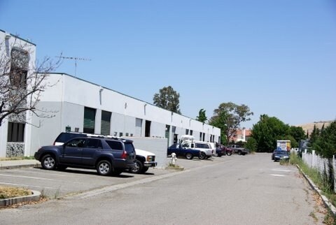 More Photos Of 1128 Western St, Fairfield Warehouse For Lease