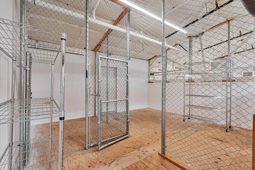 More Photos Of 1320-1326 9th St, Berkeley Warehouse For Sale