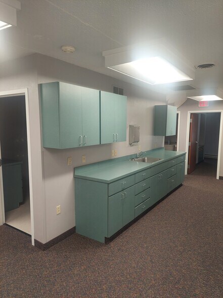 More Photos Of 32730 Walker Rd, Avon Lake Medical For Lease