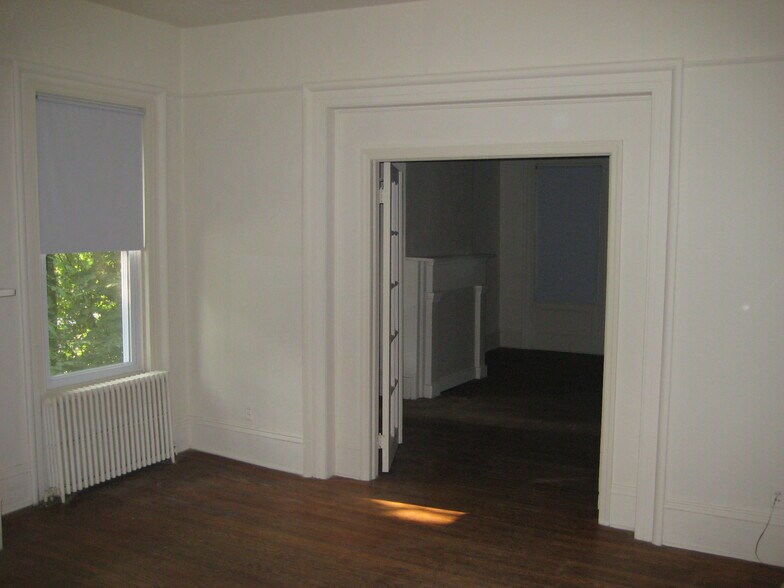 More Photos Of 360 Western Hwy, Tappan Apartments For Sale