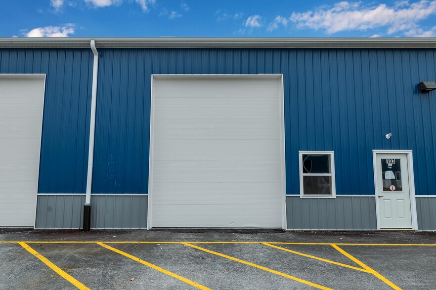 More Photos Of 800 Eastport Drive, Lancaster Warehouse For Lease