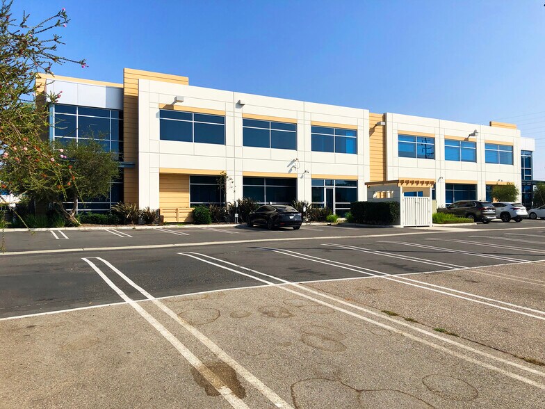 More Photos Of 2301-2305 W 190th St, Torrance Office For Sale