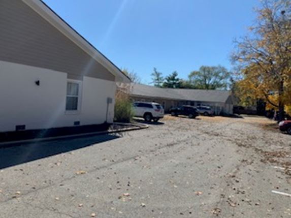 More Photos Of 1555 W Oak St, Zionsville Office For Lease