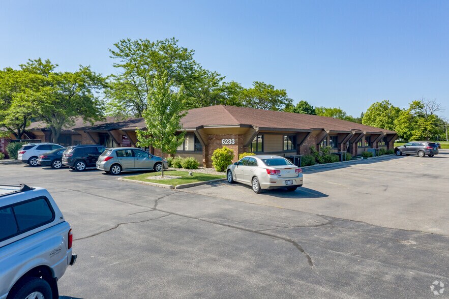 More Photos Of 6233 Bankers Rd, Racine Coworking Space