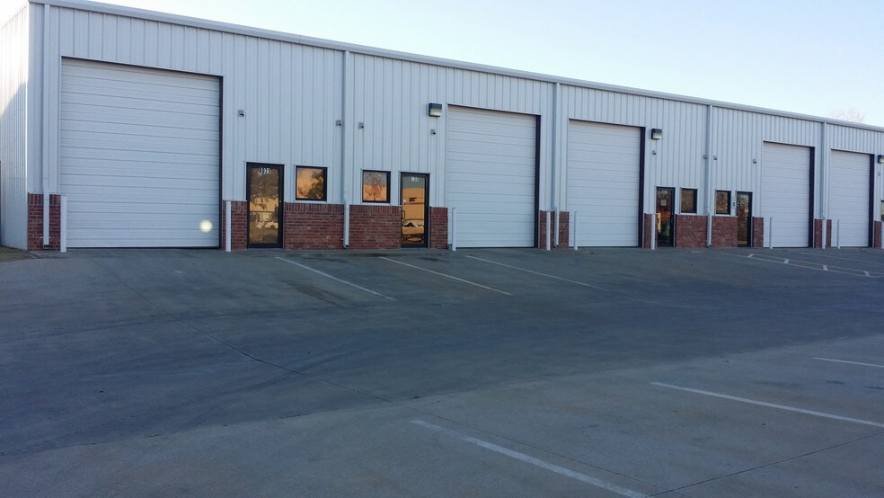 More Photos Of 8031-8043 W Reno Ave, Oklahoma City Unknown For Lease