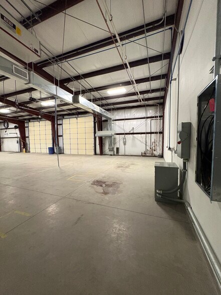 More Photos Of 66850 Executive Dr, Saint Clairsville Warehouse For Lease