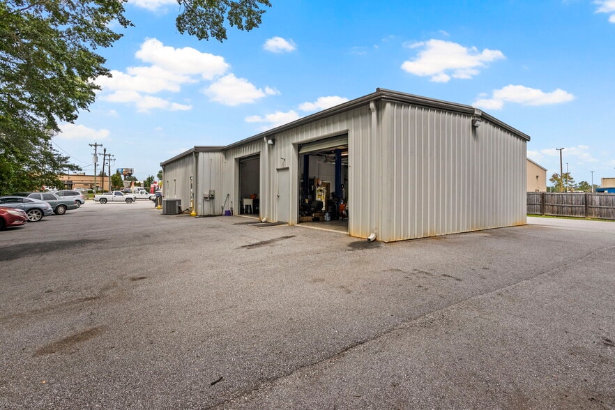More Photos Of 118 Rainbow Lake Rd, Boiling Springs Auto Dealership For Sale