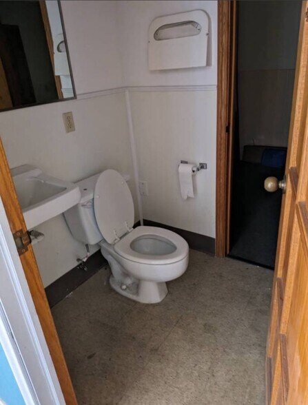 More Photos Of 27715 Jefferson Ave, Temecula Office For Lease