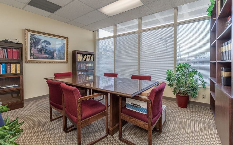 More Photos Of 151-177 Chesterfield Industrial Blvd, Chesterfield Warehouse For Sale