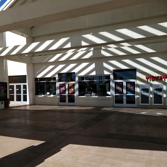 More Photos Of 4500 E Sunset Rd, Henderson General Retail For Lease