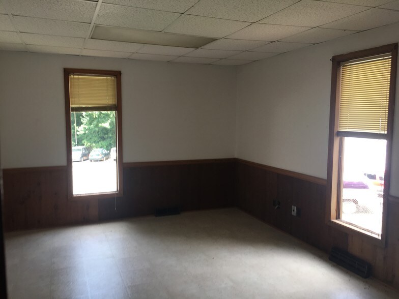 More Photos Of 4985-4991 Bethania Rd, Winston-Salem Office For Lease