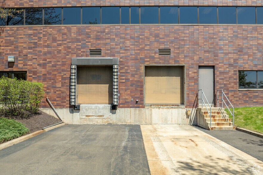 More Photos Of 602 W Office Center Dr, Fort Washington Office For Sale