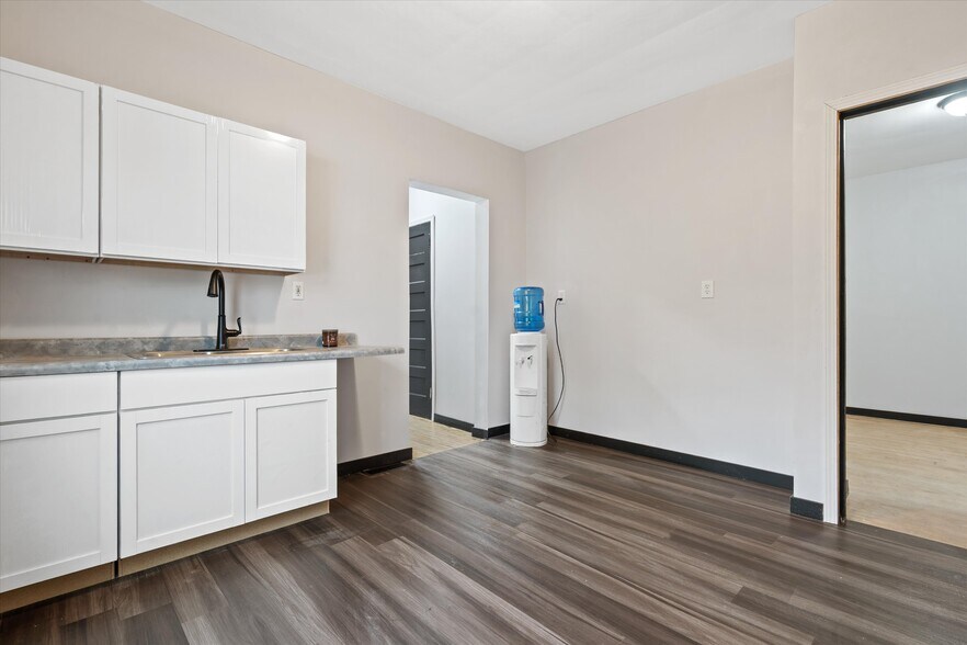 More Photos Of 1322 W Concordia Ave, Milwaukee Multifamily For Sale