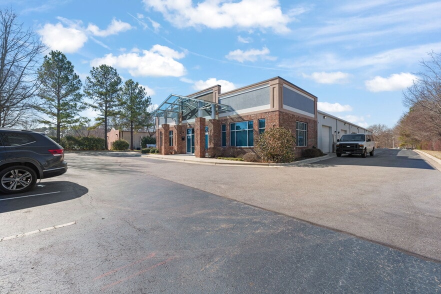 More Photos Of 5011 Departure Dr, Raleigh Showroom For Sale