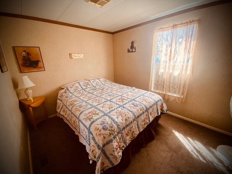 More Photos Of 18 W Allen St, Tombstone Trailer Camper Park For Sale
