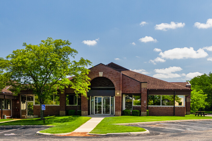 Primary Photo Of 4830 Knightsbridge Blvd, Columbus Medical For Lease