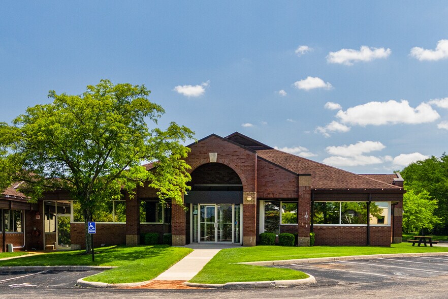 More Photos Of 4830 Knightsbridge Blvd, Columbus Medical For Lease