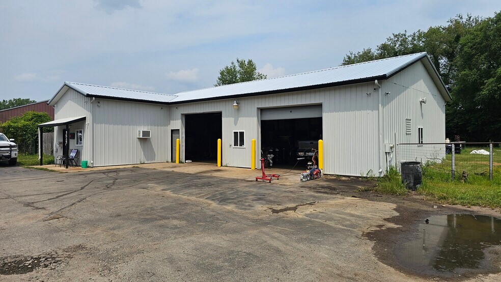 More Photos Of 4114 E Michigan Ave, Jackson Freestanding For Sale