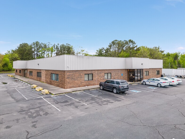 Primary Photo Of 950 Starvue Dr NW, Cleveland Office For Sale
