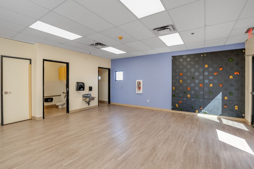 More Photos Of 1151 W Ray Rd, Chandler Daycare Center For Sale