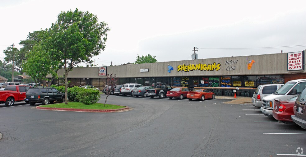 Primary Photo Of 13233 Pond Springs Rd, Austin Freestanding For Sale