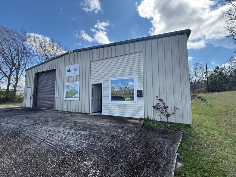 Primary Photo Of 9 Duffey Dr, Lagrange Warehouse For Lease