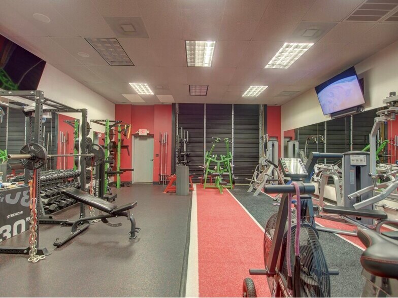 More Photos Of 1000 Van Buren Ave, Indian Trail Flex For Lease