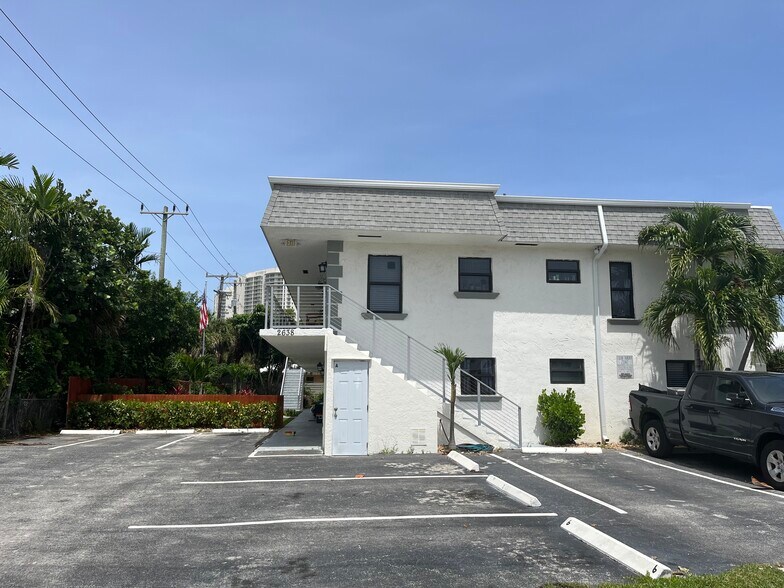 More Photos Of 2638 Lake Dr, Riviera Beach Apartments For Sale
