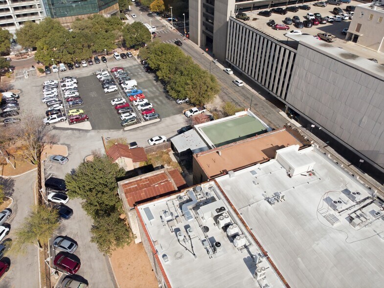 More Photos Of 111-113 N Flores St, San Antonio Storefront Retail Residential For Sale