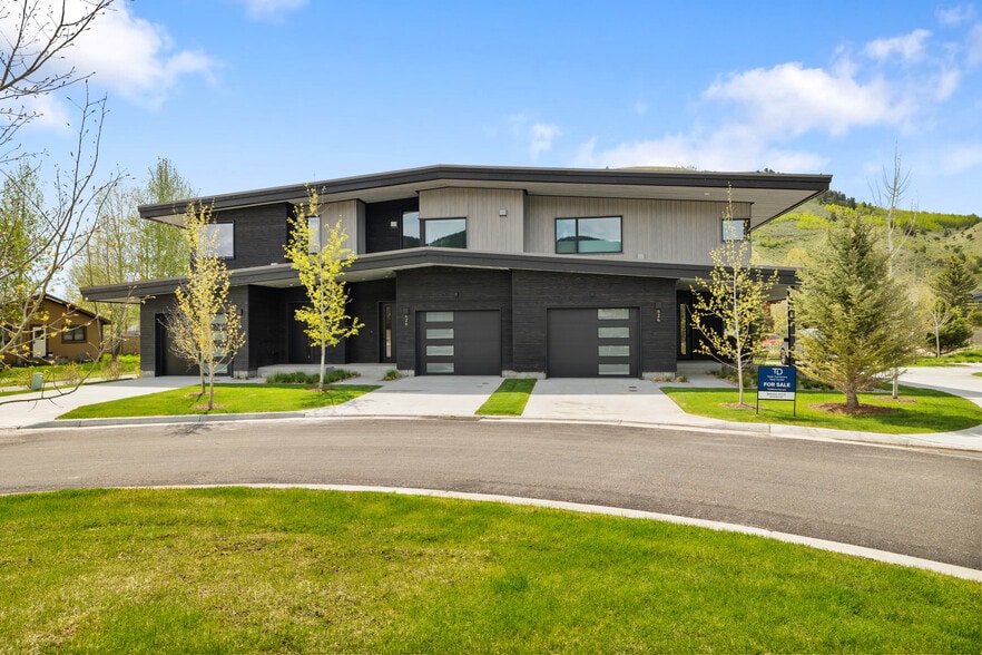 Primary Photo Of 424 Hidden Hollow Drive, Jackson Multifamily For Sale
