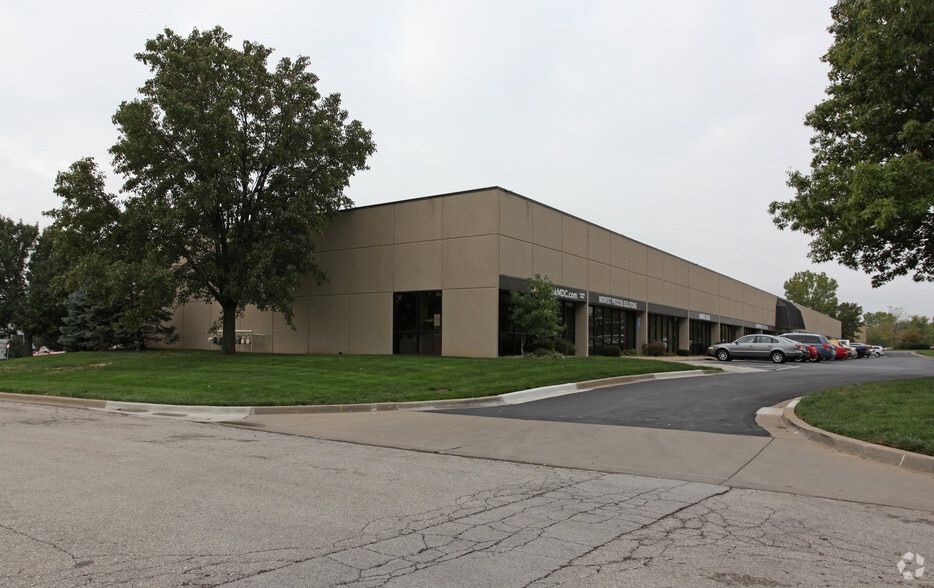 More Photos Of 11429 Strang Line Rd, Lenexa Flex For Lease