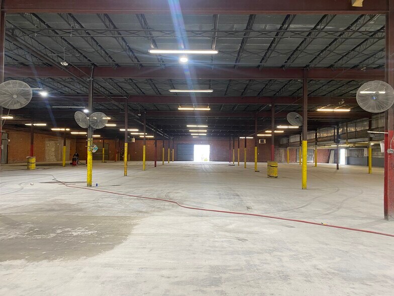 More Photos Of 5524 E 12th St, Tulsa Warehouse For Sale