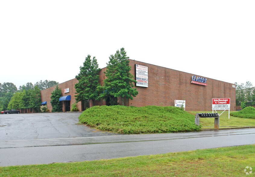 More Photos Of 1395 Cobb Pky N, Marietta Distribution For Lease