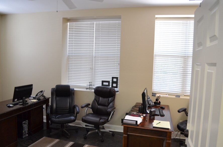 More Photos Of 326 Browns Cove Rd, Ridgeland Office For Sale
