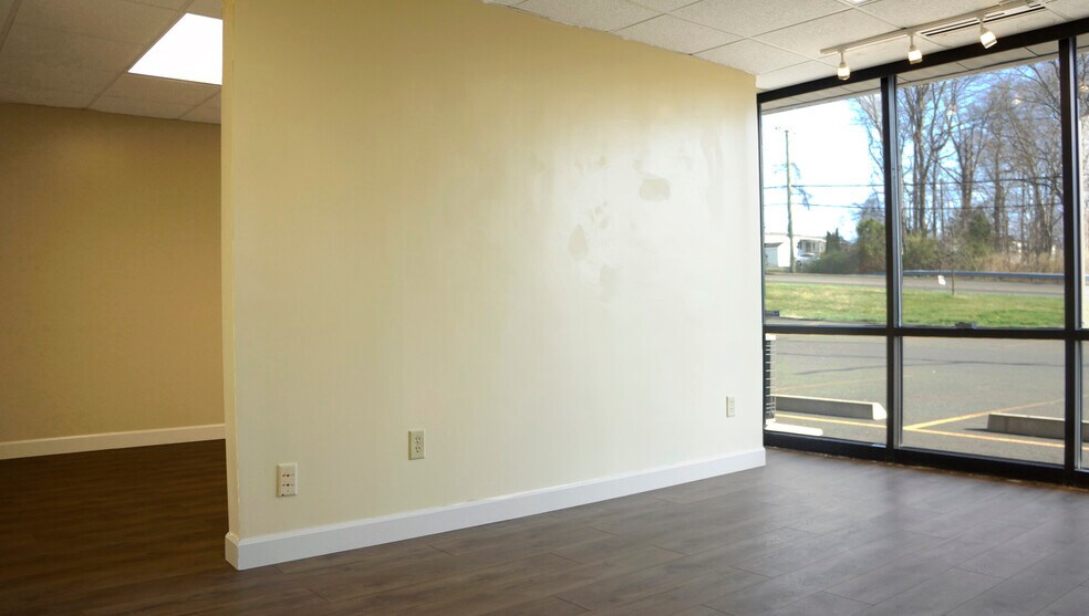 More Photos Of 540 E Main St, Branford Flex For Sale