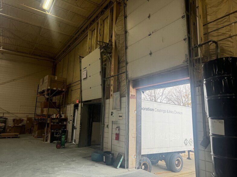 More Photos Of 415 Baker St, Lansing Warehouse For Sale