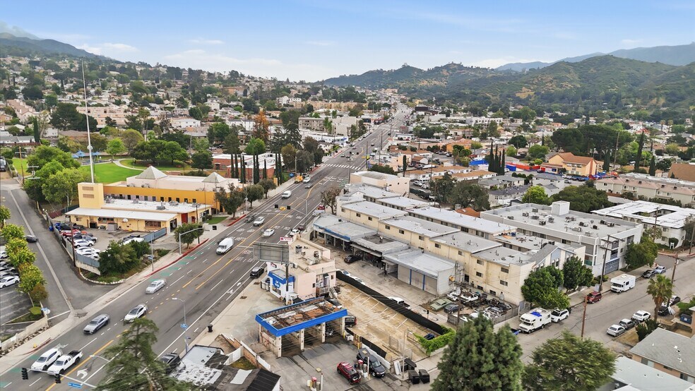 More Photos Of 7780 Foothill Blvd, Tujunga Restaurant For Sale