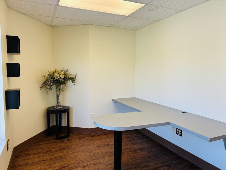 More Photos Of 3006 Glenmore Ave, Cincinnati Medical For Lease