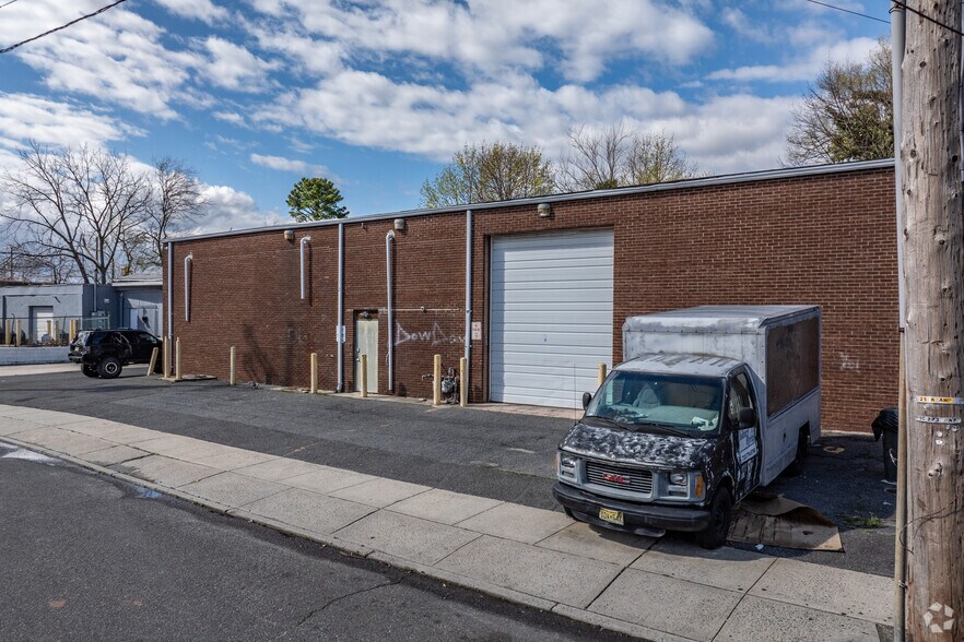 More Photos Of 1531-1541 Sewall Ave, Asbury Park Warehouse For Lease