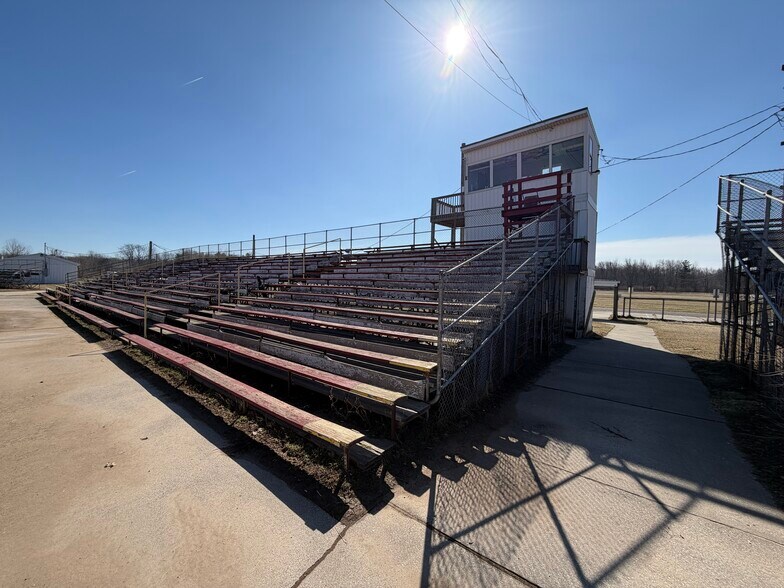 More Photos Of 350 W Riley Thompson Rd, Muskegon Sports And Entertainment For Sale