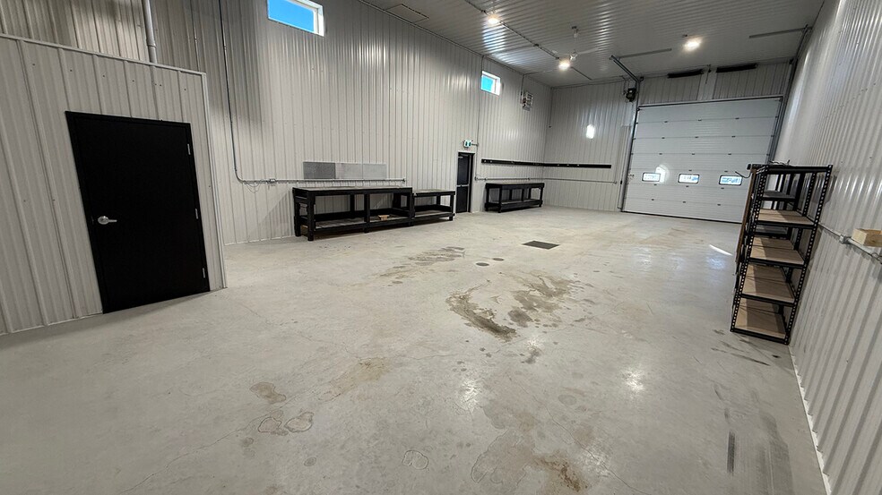 More Photos Of 51 Matheson Pkwy, Sunnyside Industrial For Lease