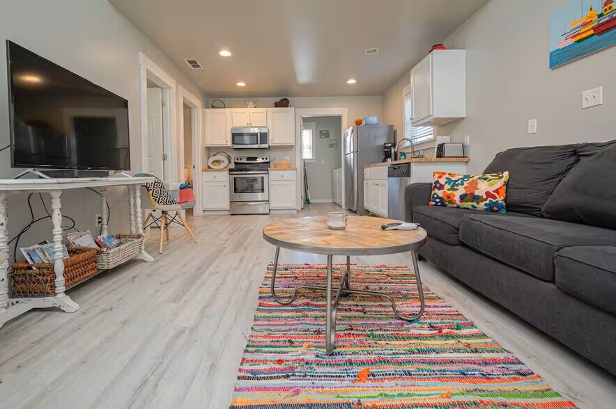 More Photos Of 5481 Highway 35 N, Rockport Specialty For Sale