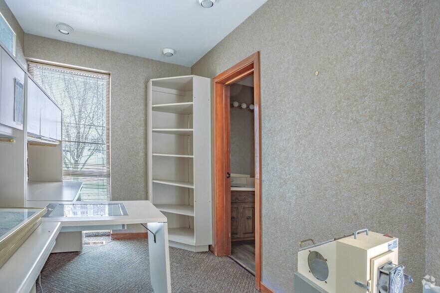 More Photos Of 505 Vistula St, Elkhart Medical For Sale
