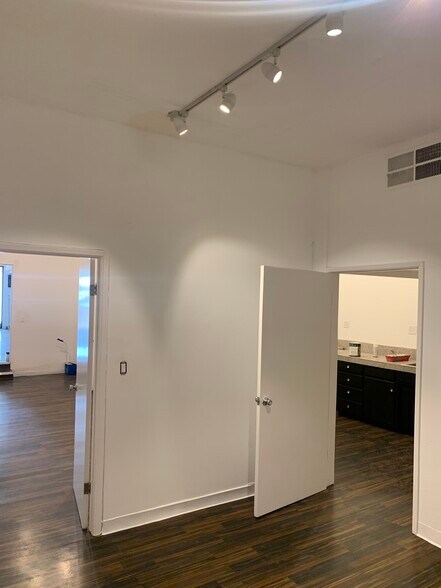 More Photos Of 550 N Larchmont Blvd, Los Angeles Medical For Lease