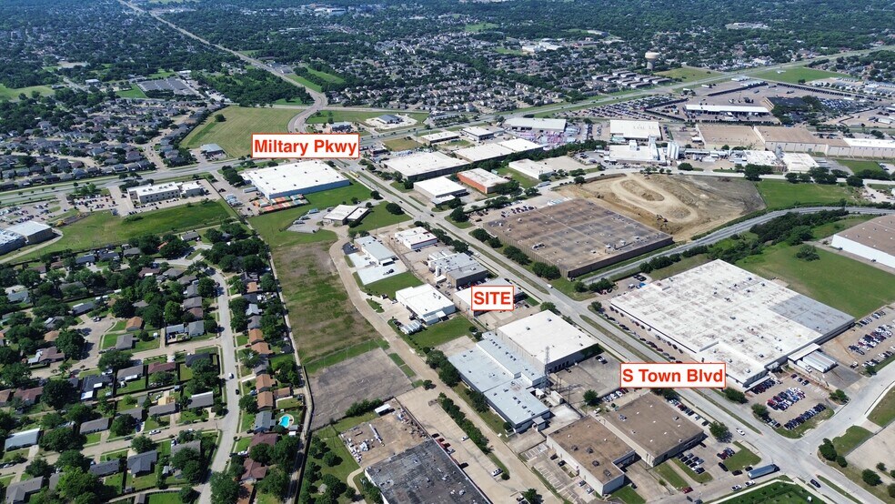 More Photos Of 222 S Town East Blvd, Mesquite Distribution For Lease