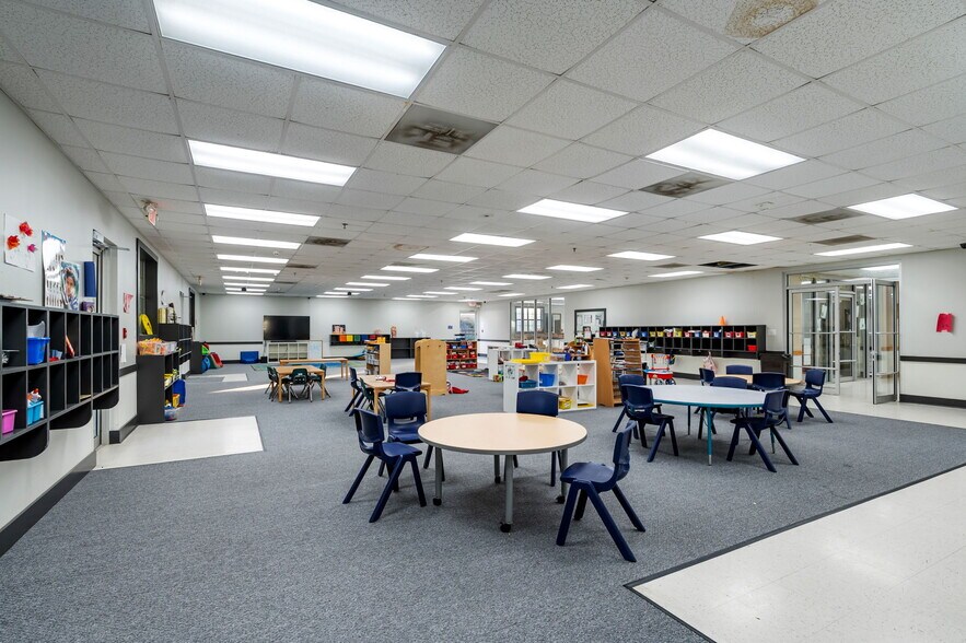 More Photos Of 10002 Camino Bandera, San Antonio Daycare Center For Sale