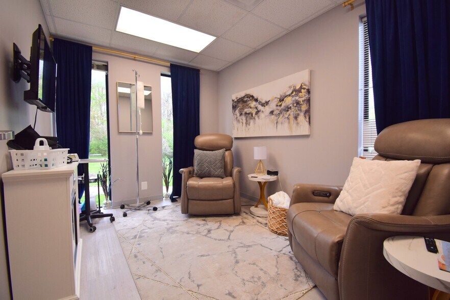 More Photos Of 1708 Jefferson Ave, Mount Vernon Office For Sale